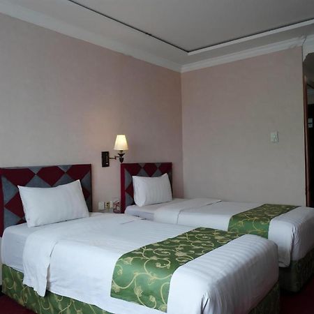 Grand Antares Hotel Medan Exterior photo