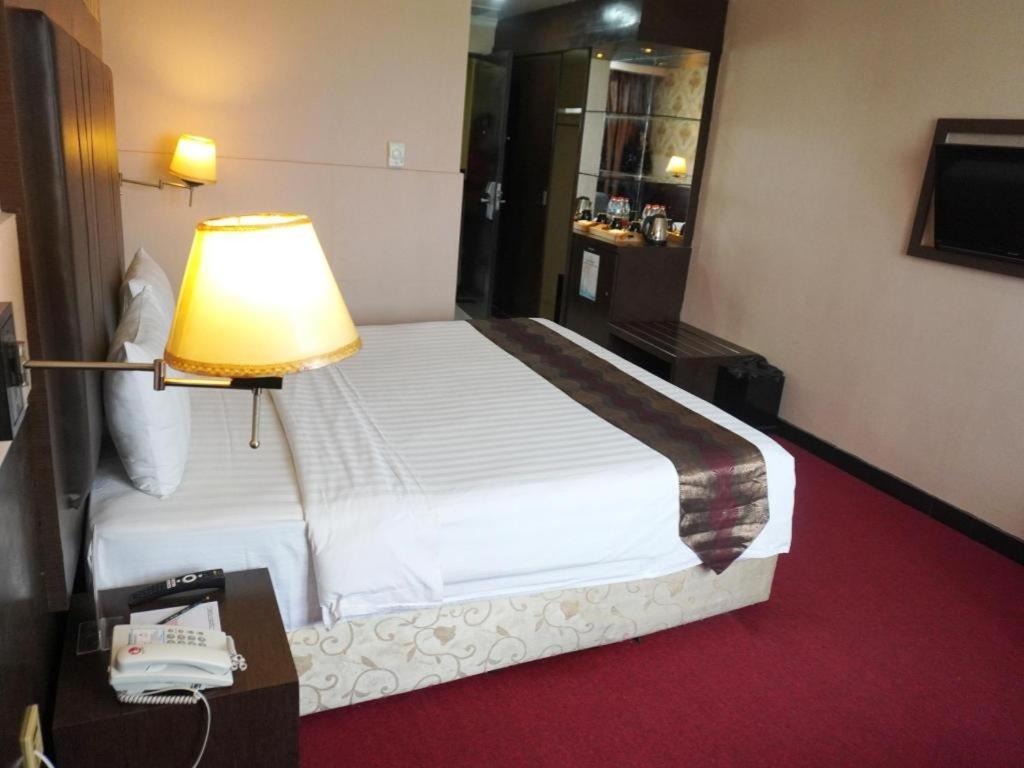 Grand Antares Hotel Medan Exterior photo