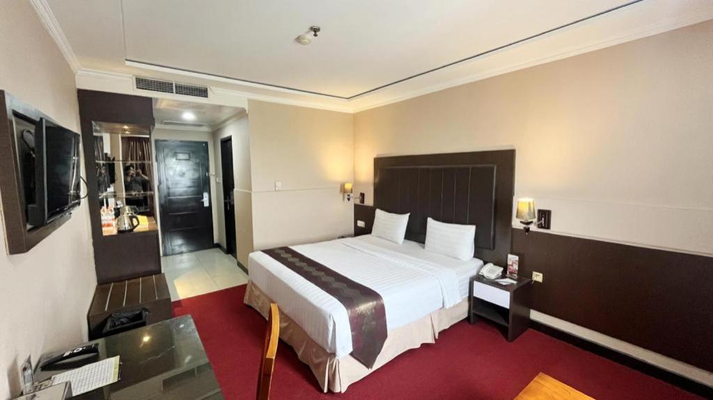 Grand Antares Hotel Medan Exterior photo