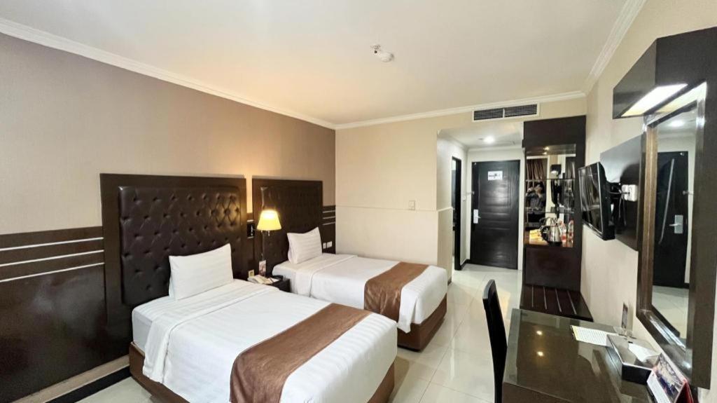 Grand Antares Hotel Medan Exterior photo