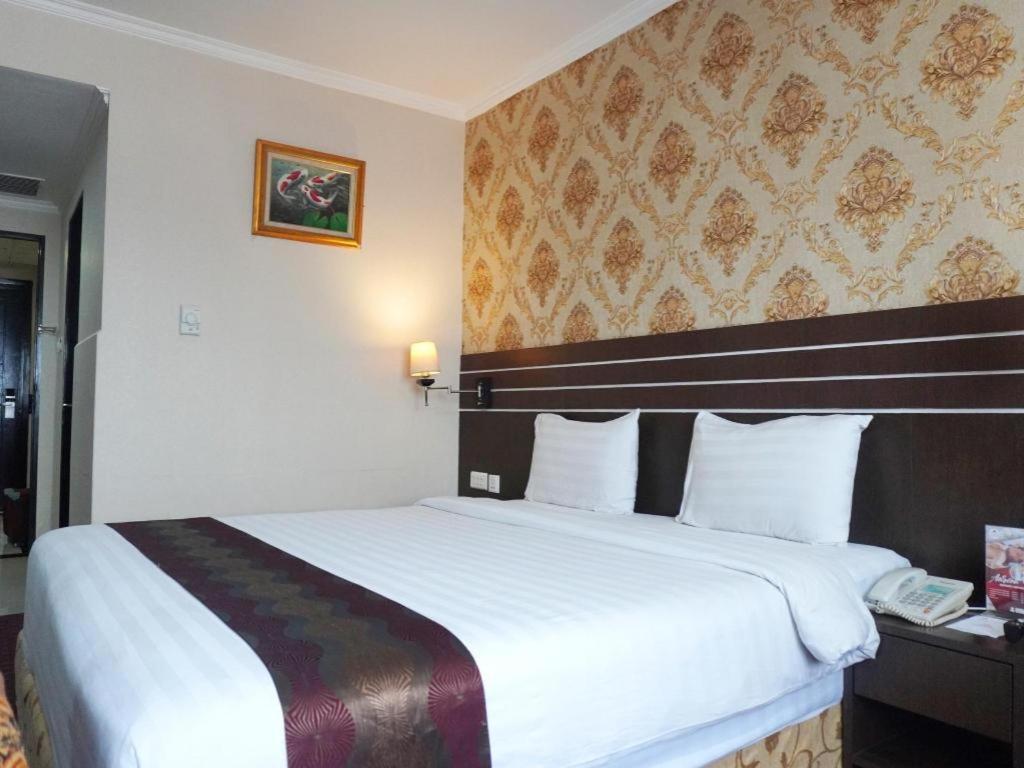 Grand Antares Hotel Medan Exterior photo
