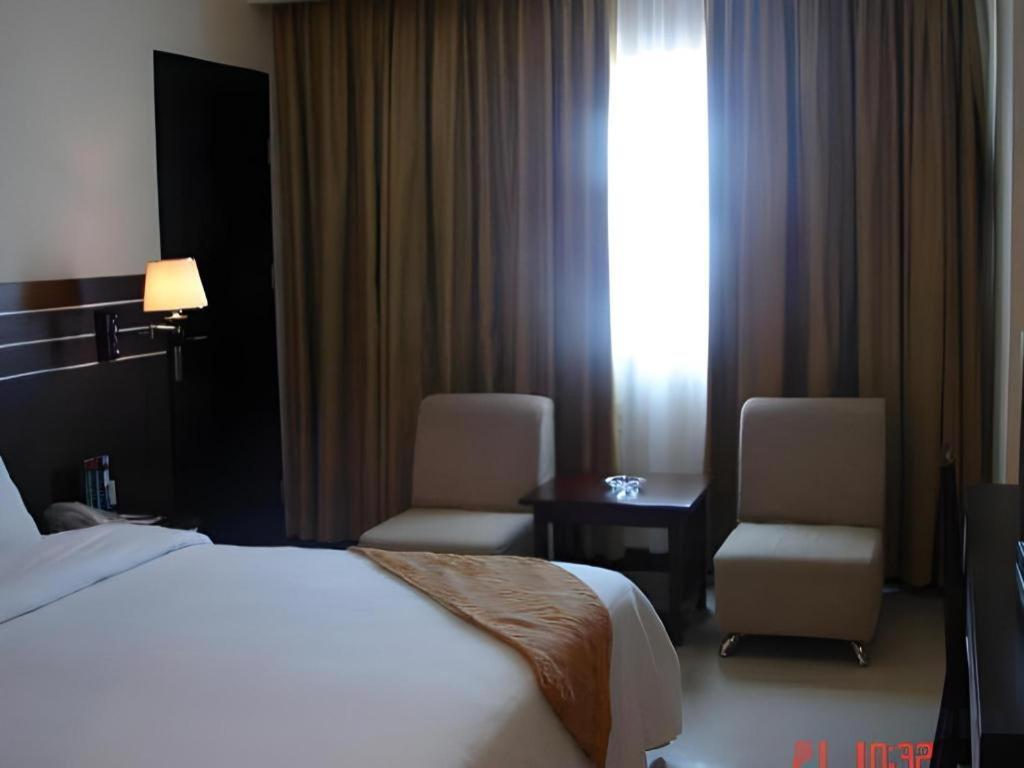 Grand Antares Hotel Medan Exterior photo