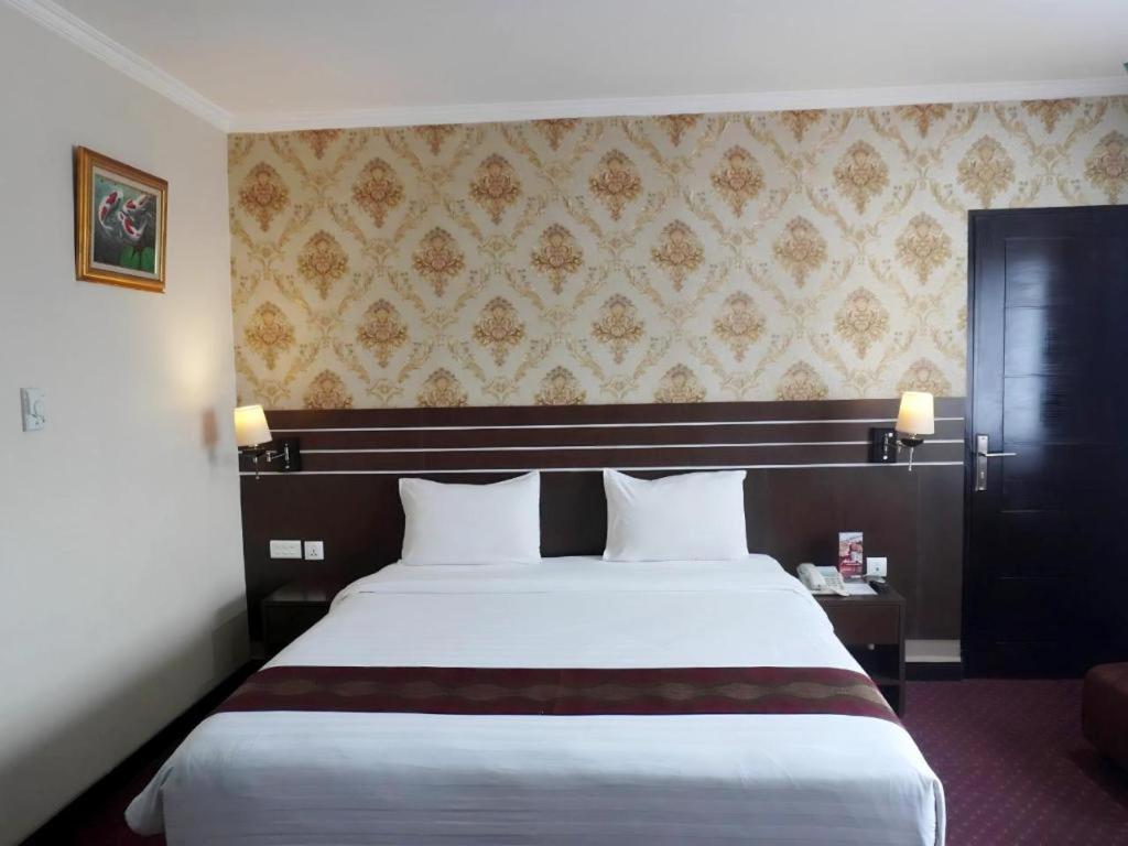 Grand Antares Hotel Medan Exterior photo