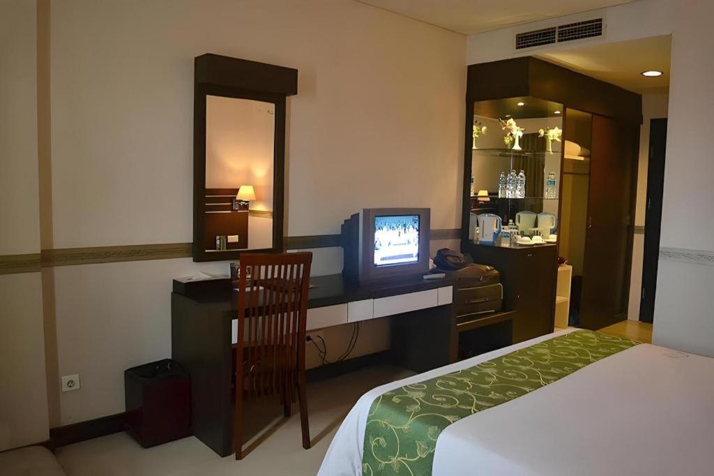 Grand Antares Hotel Medan Exterior photo