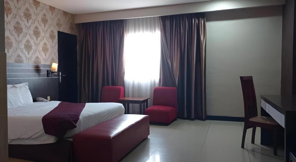 Grand Antares Hotel Medan Exterior photo