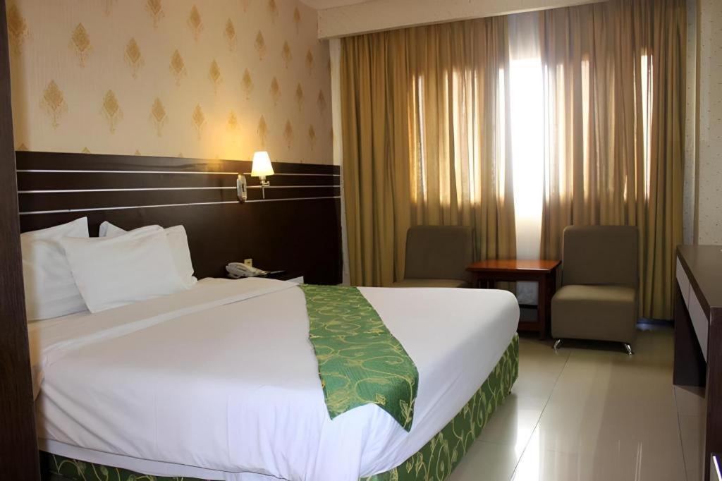 Grand Antares Hotel Medan Exterior photo