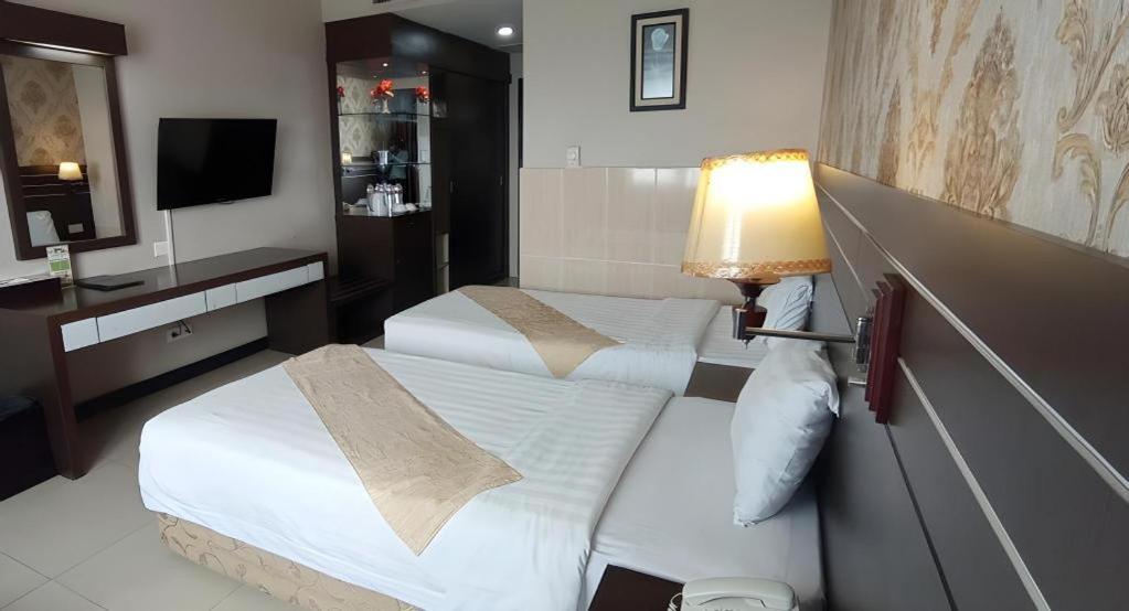 Grand Antares Hotel Medan Exterior photo