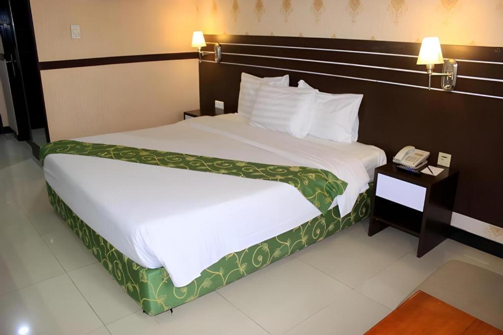 Grand Antares Hotel Medan Exterior photo