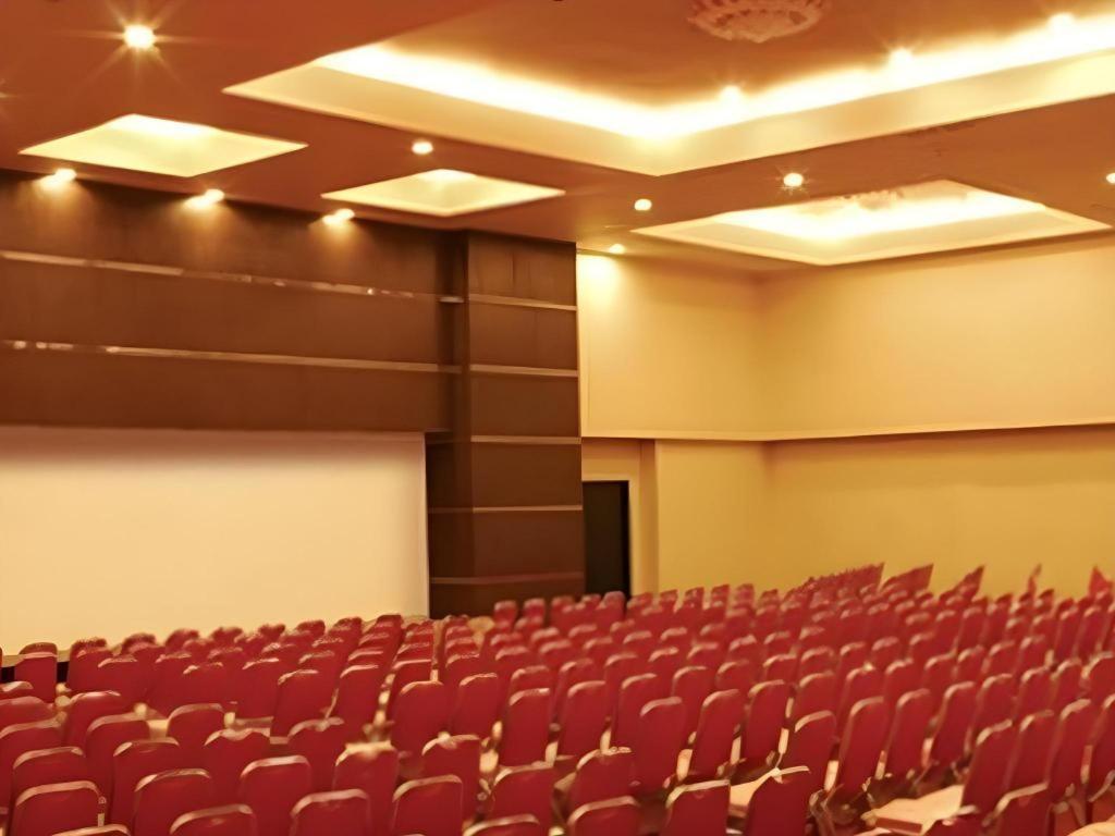Grand Antares Hotel Medan Exterior photo