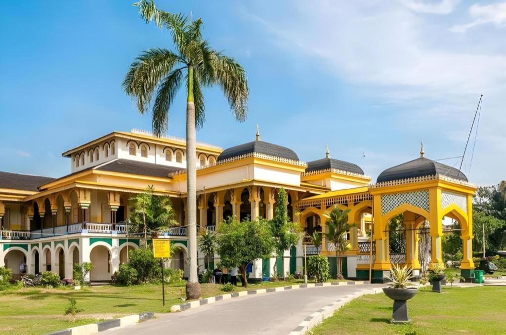 Grand Antares Hotel Medan Exterior photo